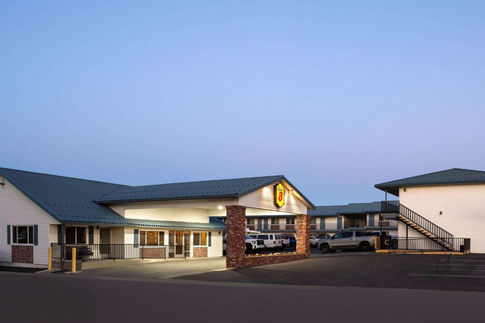 Super 8 By Wyndham Susanville Dış mekan fotoğraf
