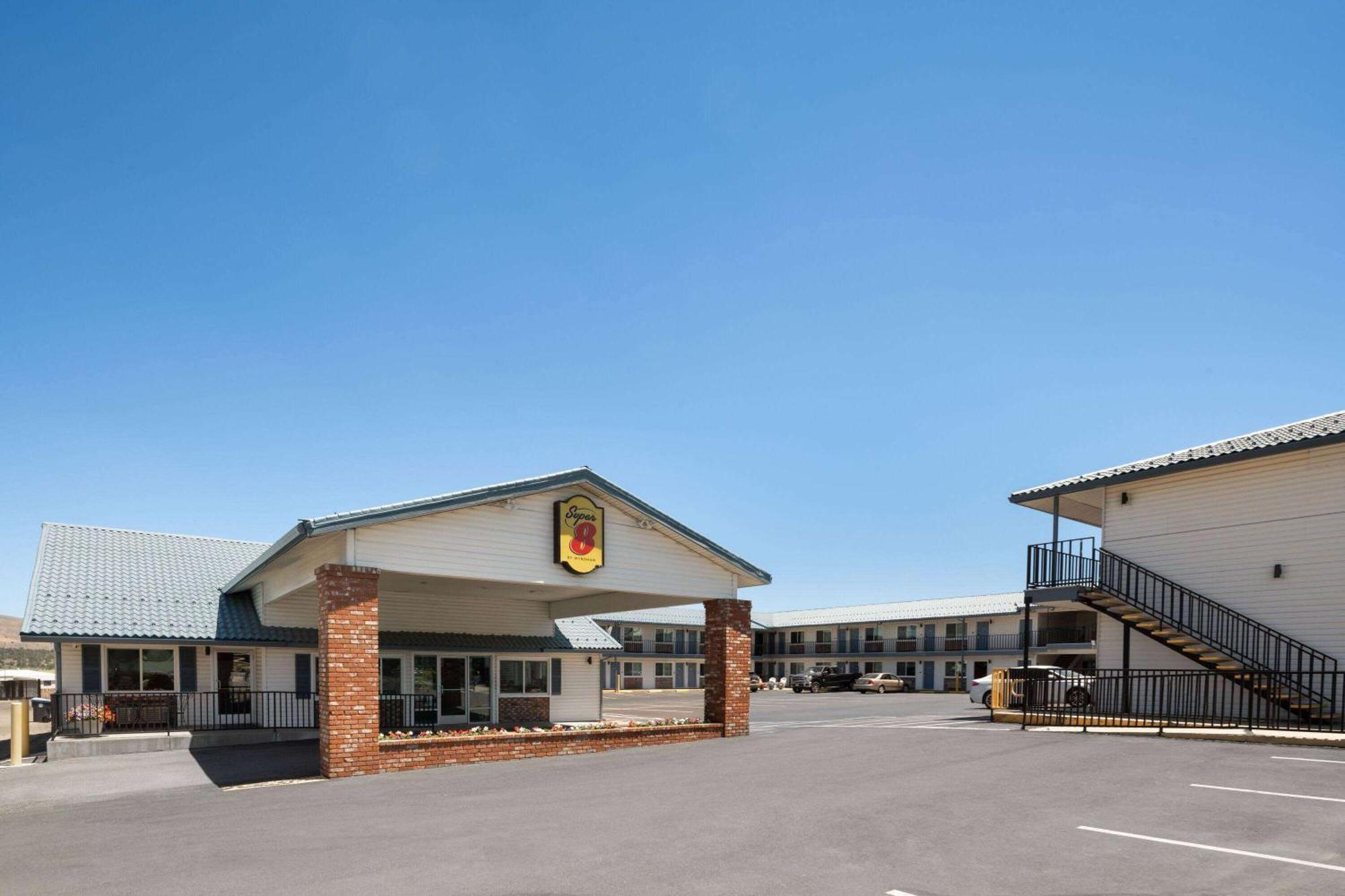 Super 8 By Wyndham Susanville Dış mekan fotoğraf